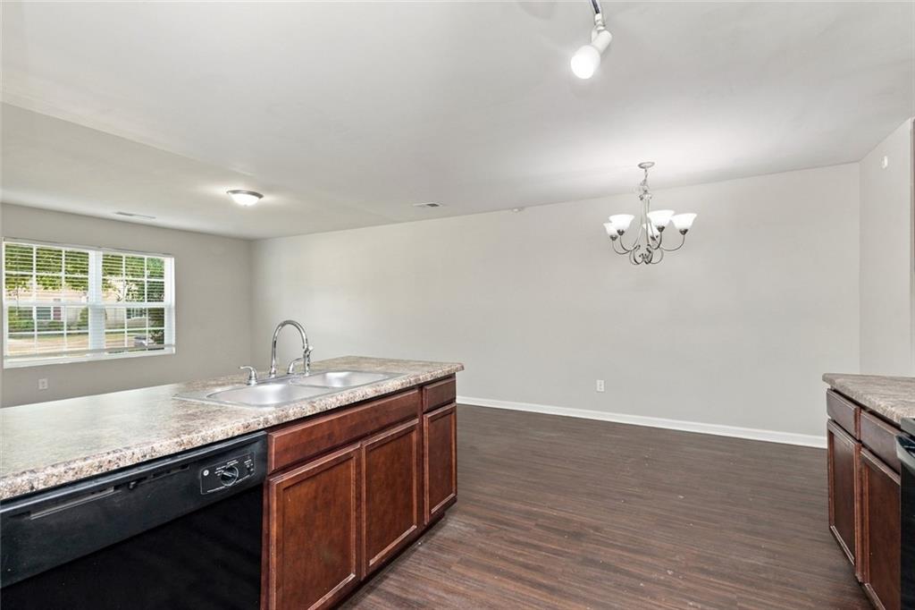 1535 Hydrangea Lane Property Photo 8