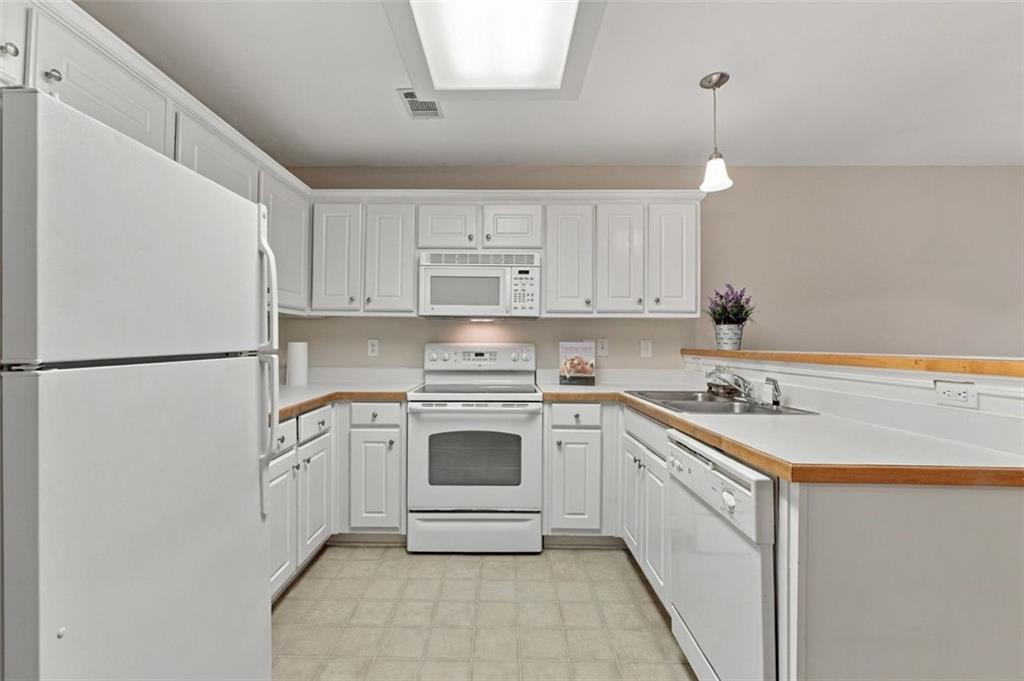1436 Box Circle Property Photo 12