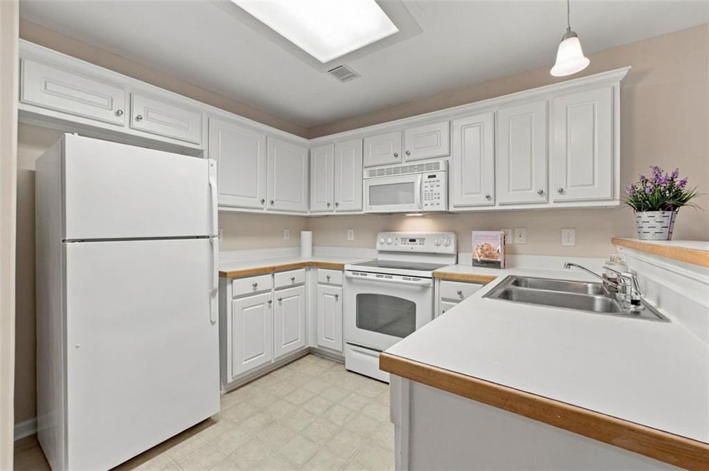 1436 Box Circle Property Photo 13