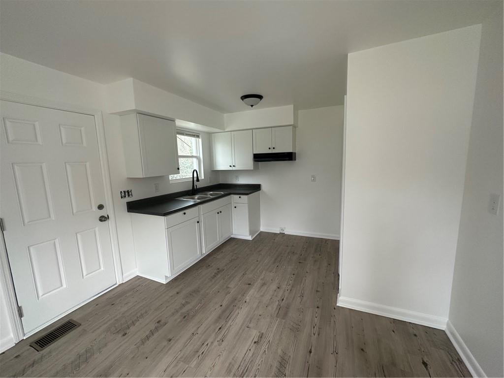 1147 Triple Hill Drive Property Photo 4