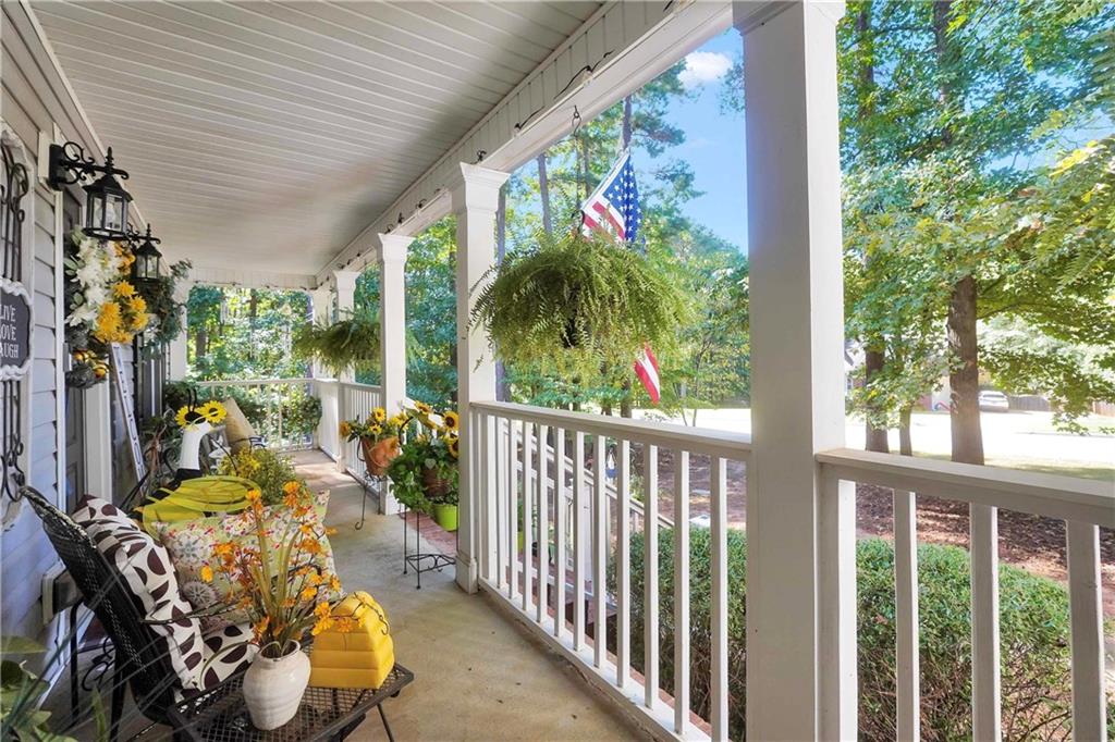 200 Cecil Way Property Photo 4