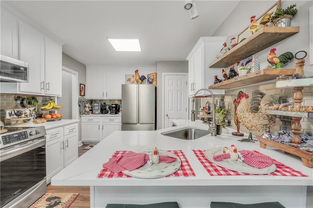 200 Cecil Way Property Photo 25