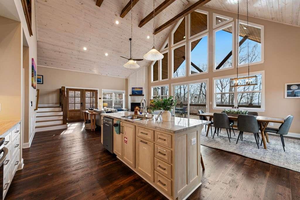 1016 Twisted Oak Road Property Photo 8