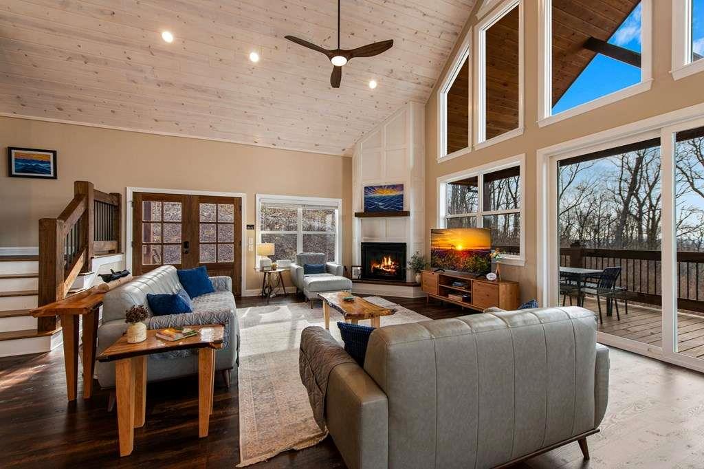 1016 Twisted Oak Road Property Photo 13
