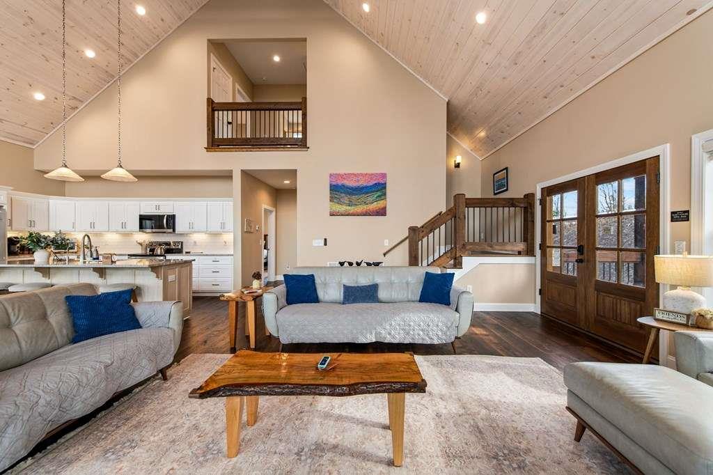 1016 Twisted Oak Road Property Photo 15
