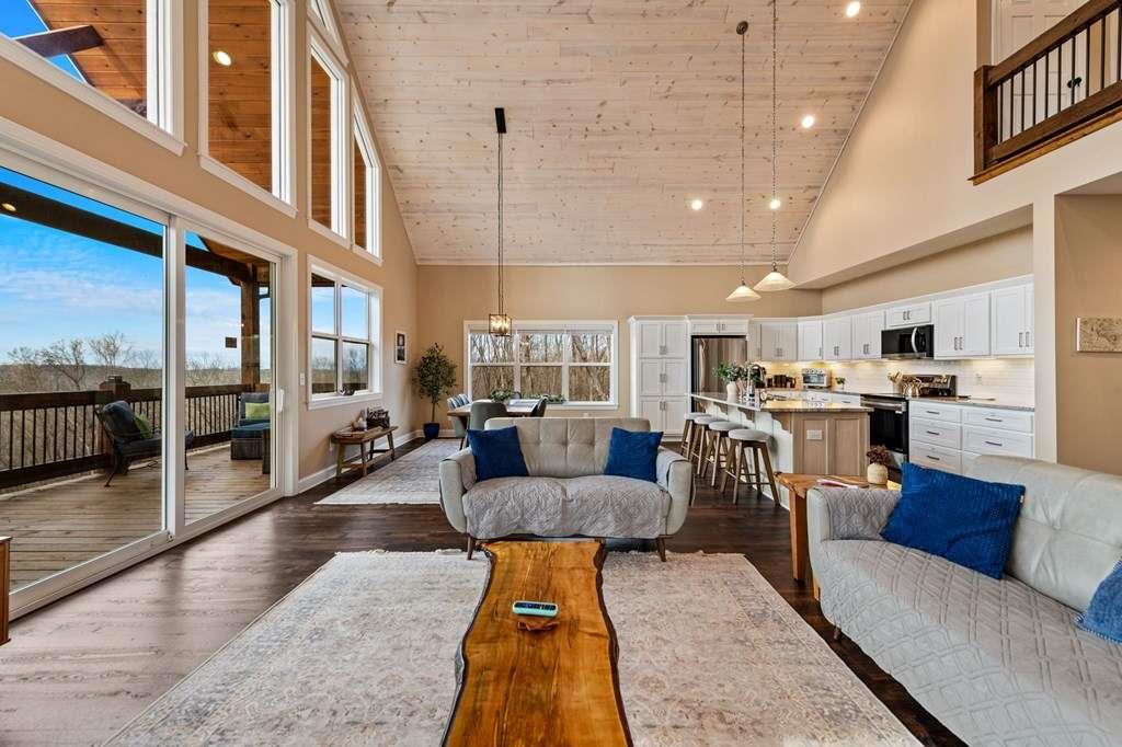 1016 Twisted Oak Road Property Photo 17