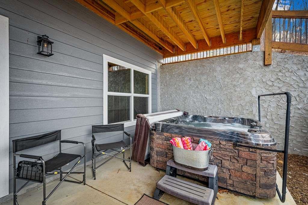 1016 Twisted Oak Road Property Photo 58