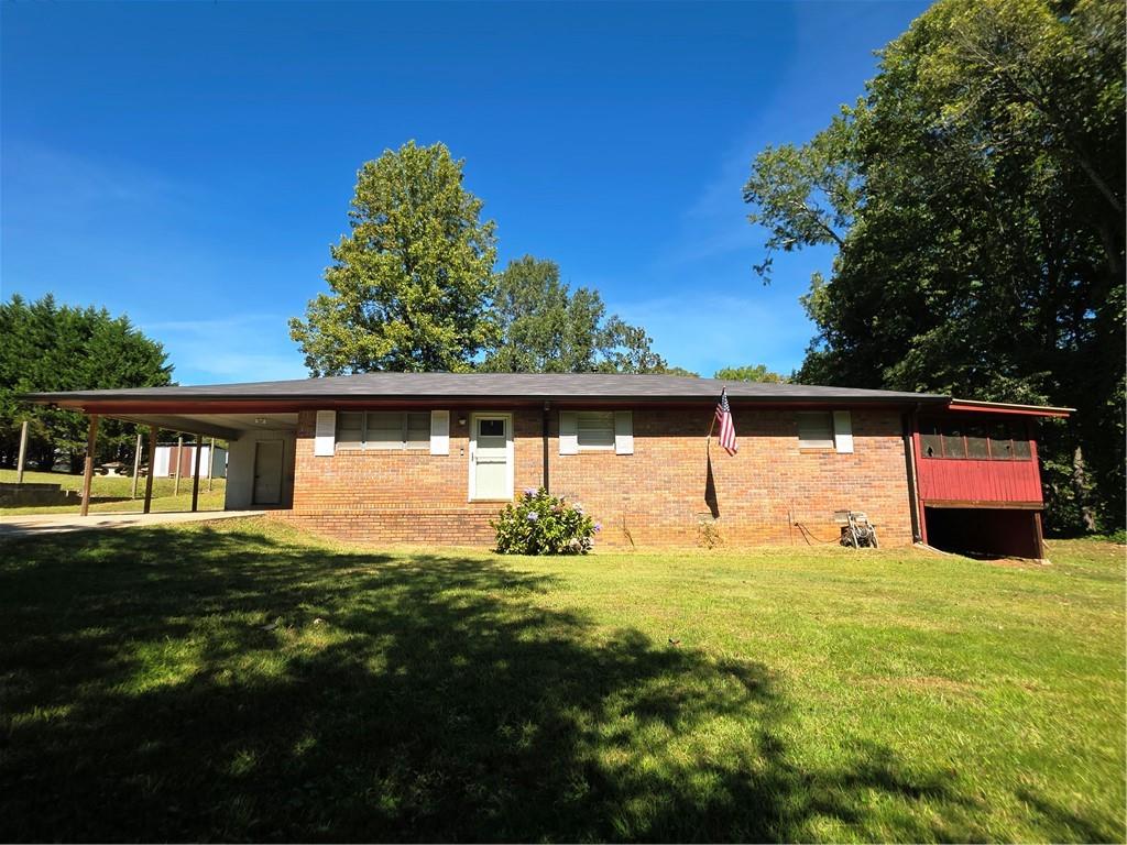 223 Lakeview Drive Property Photo 2
