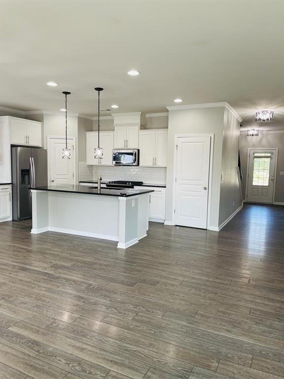 411 Timberleaf Road Property Photo 3
