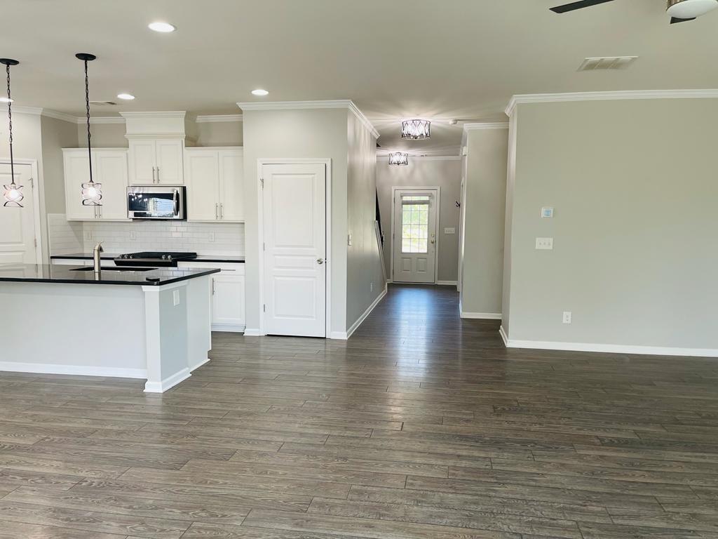 411 Timberleaf Road Property Photo 8