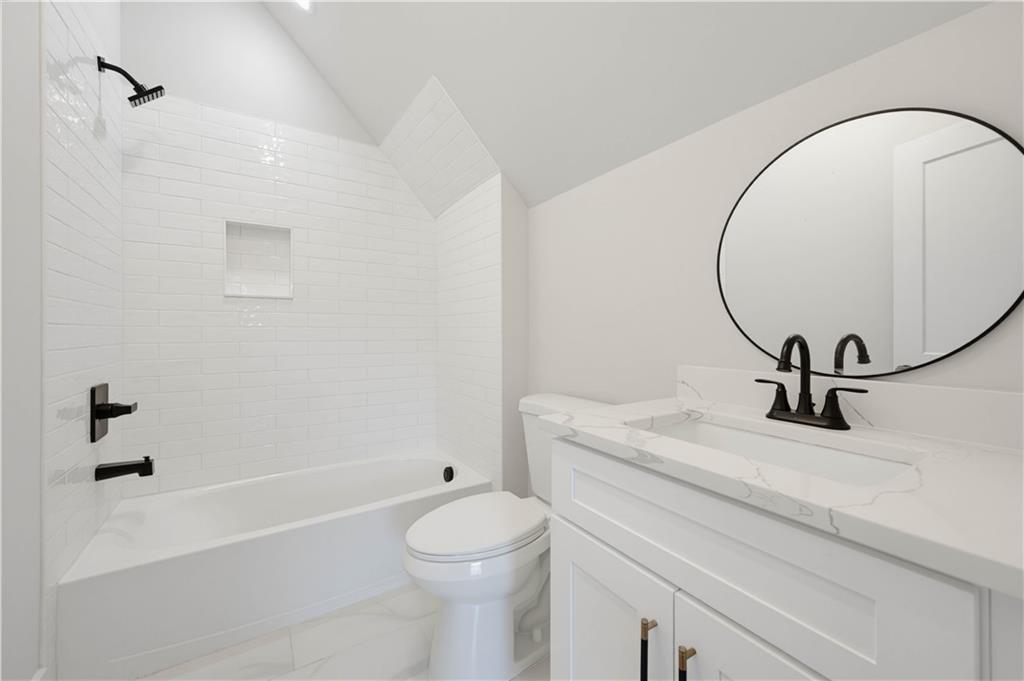 4802 Patterson Lane Property Photo 19