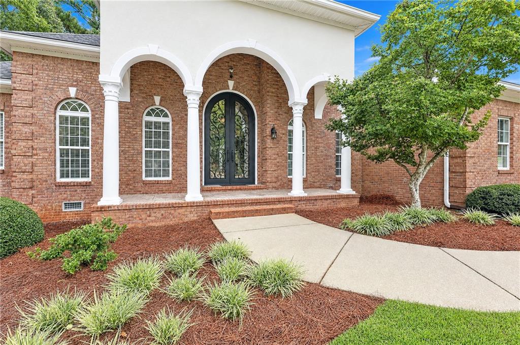 1109 Edward Drive Property Photo 2