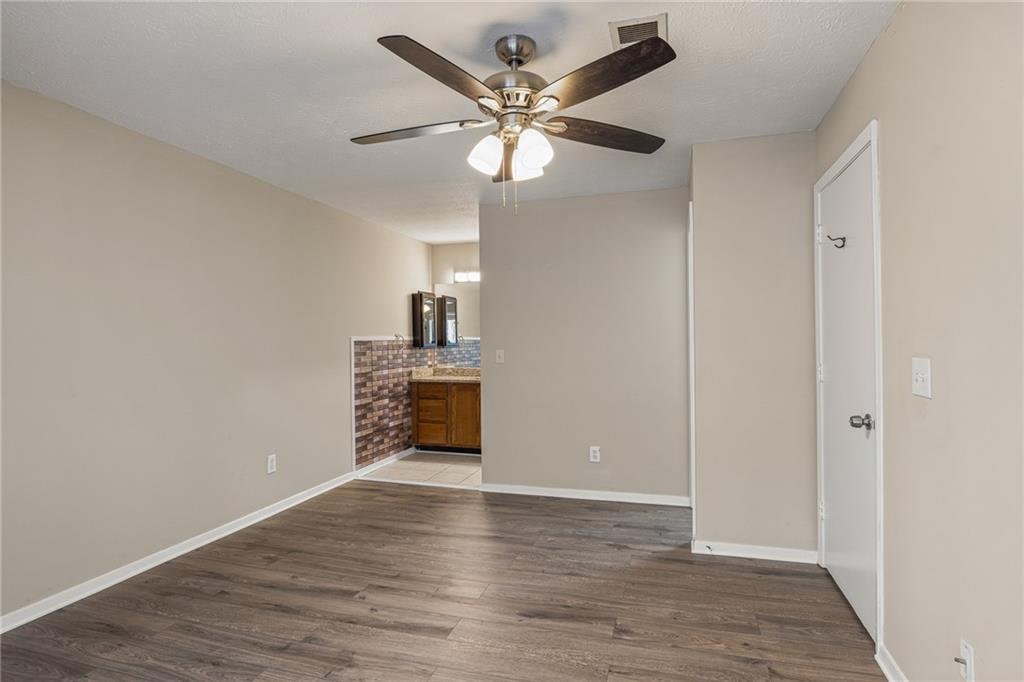 408 Warm Springs Circle Property Photo 13