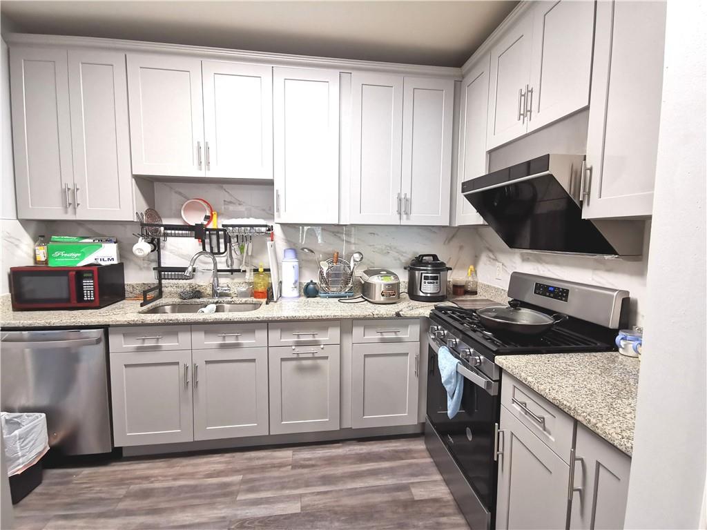 1913 Executive Drive Property Photo 8