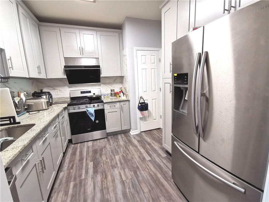 1913 Executive Drive Property Photo 9