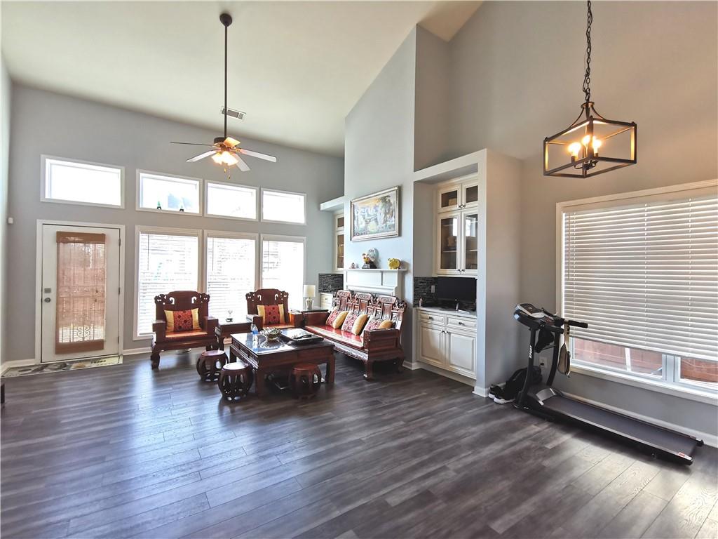 1913 Executive Drive Property Photo 19