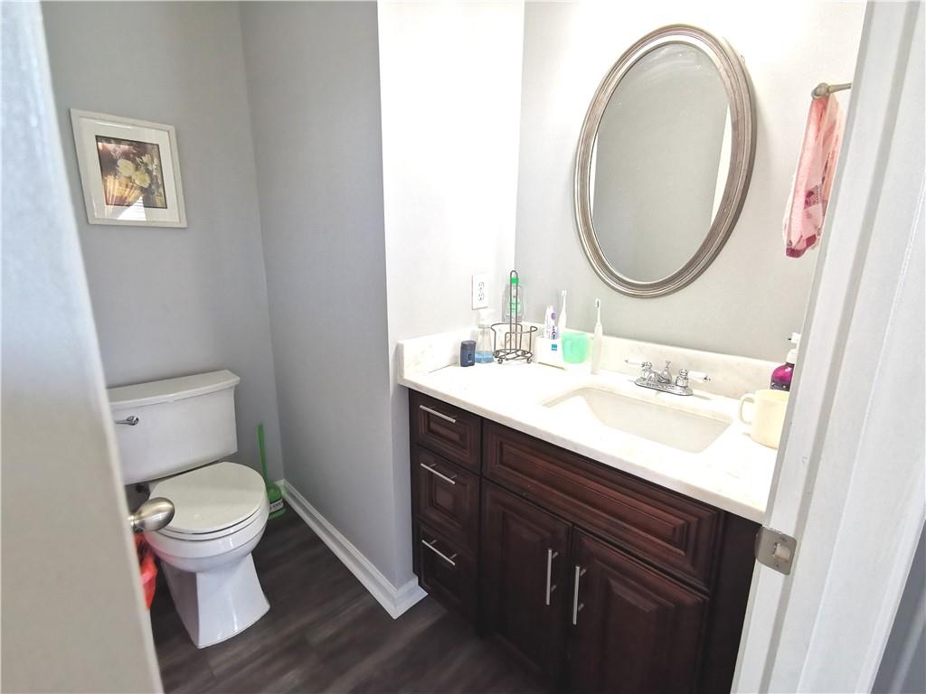 1913 Executive Drive Property Photo 21