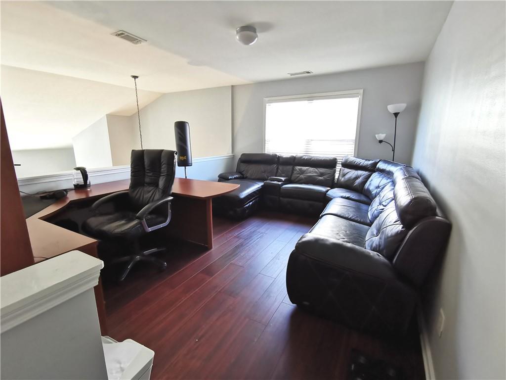 1913 Executive Drive Property Photo 26