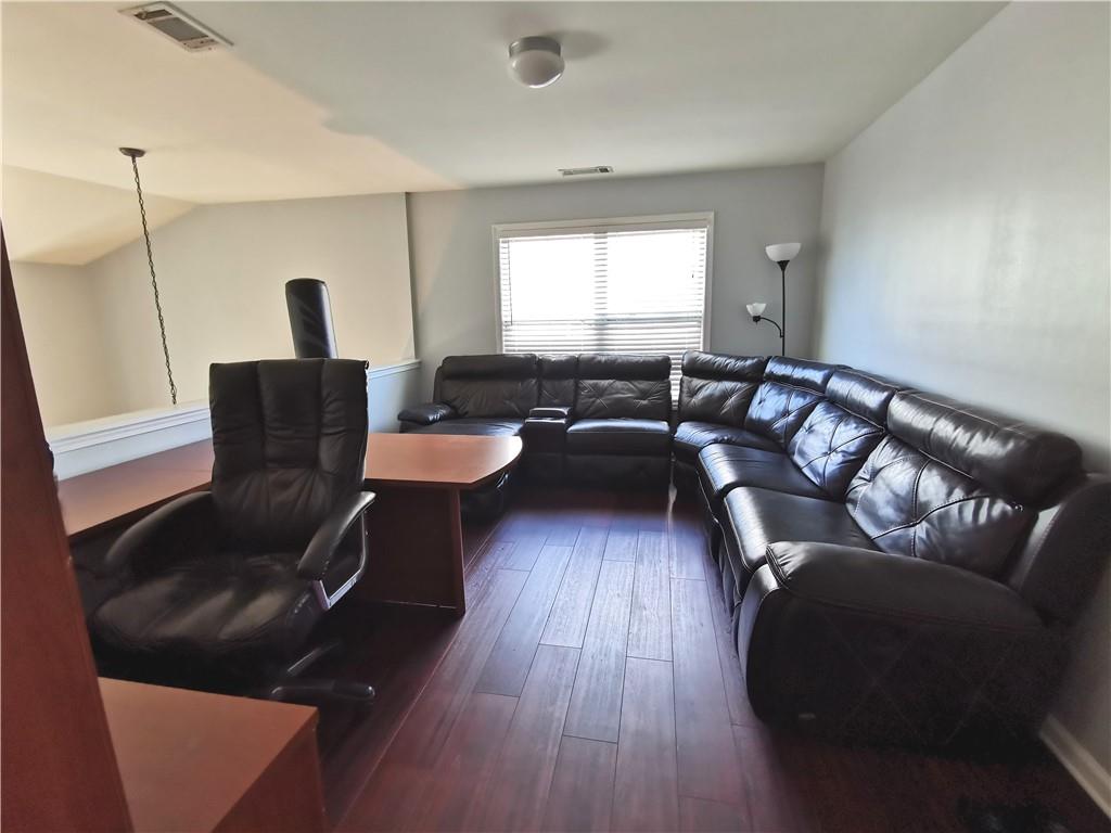 1913 Executive Drive Property Photo 27