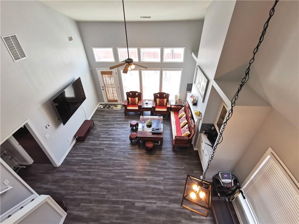 1913 Executive Drive Property Photo 28