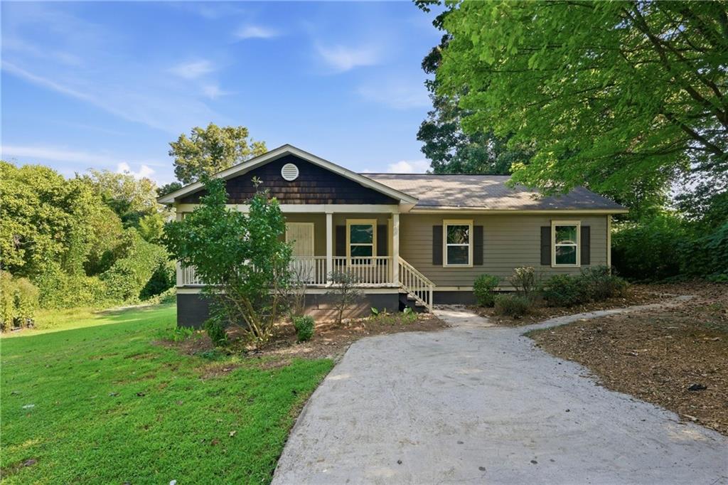 1668 Oak Knoll Circle Se Property Photo 1