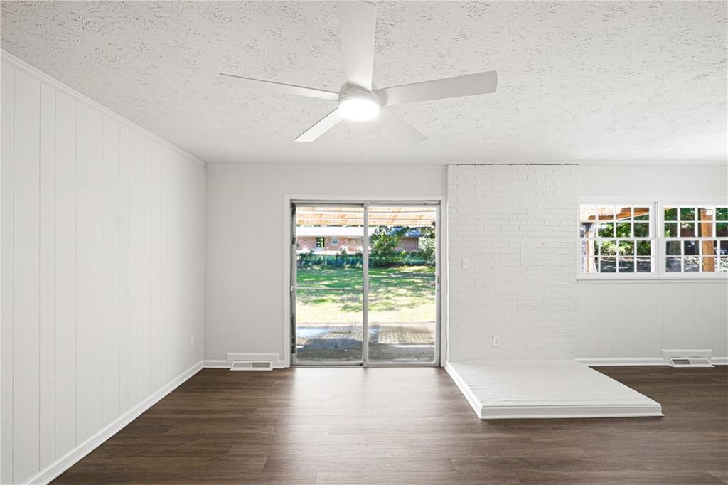 30 Roberts Lane Property Photo 3