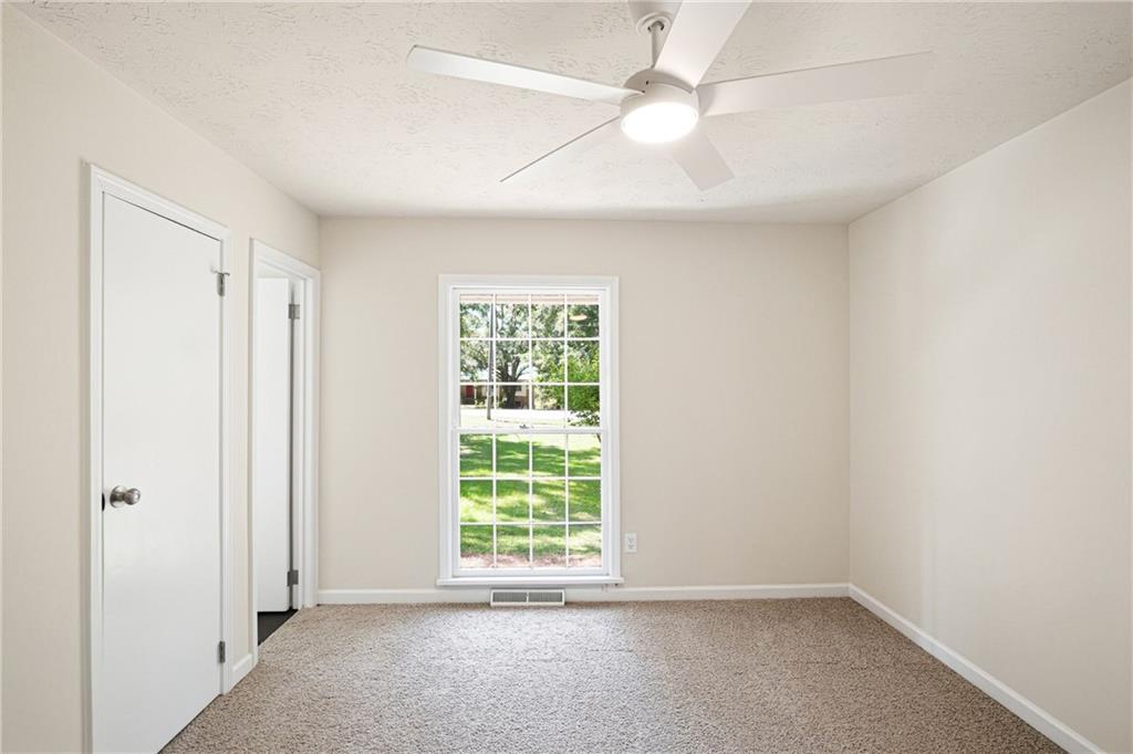 30 Roberts Lane Property Photo 4