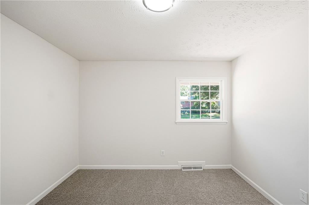 30 Roberts Lane Property Photo 11