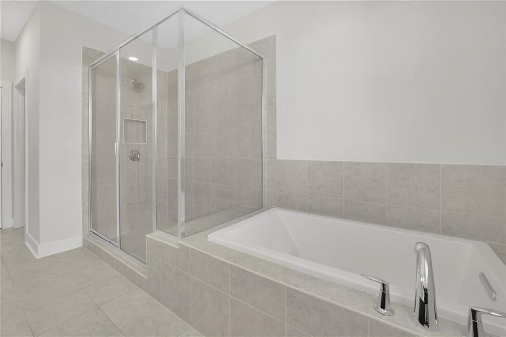 1252 Windmill Parkway Property Photo 20