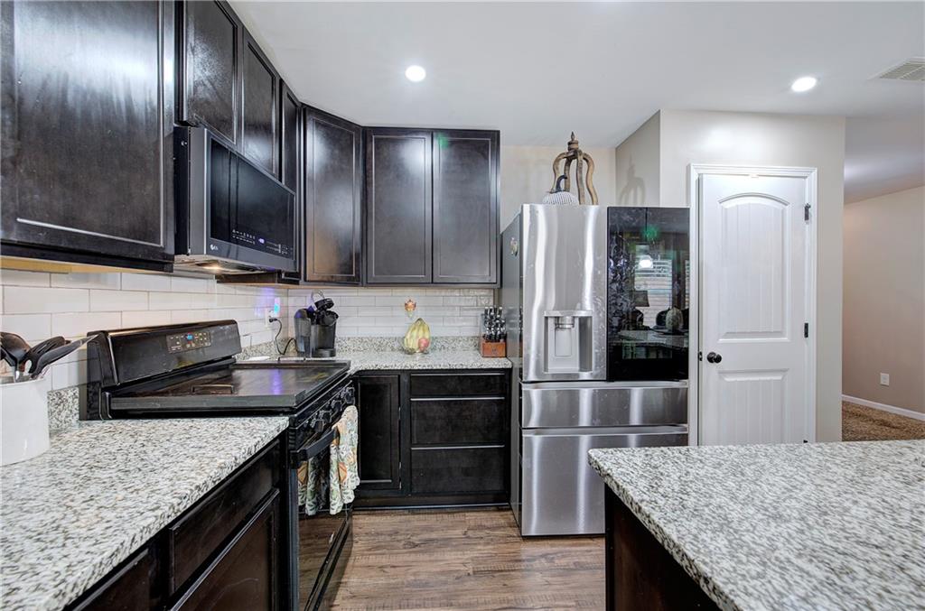 100 Moonlit Trail Property Photo 12