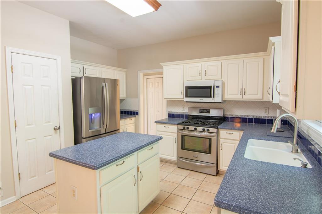 2108 Brickton Crossing Property Photo 9