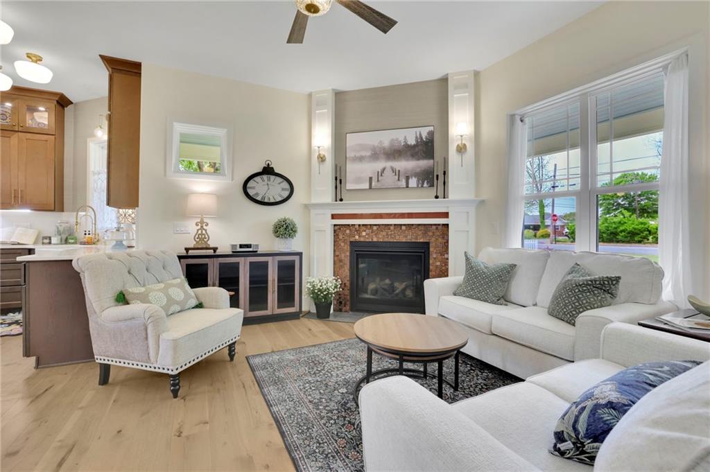 5985 Spring Street Property Photo 2