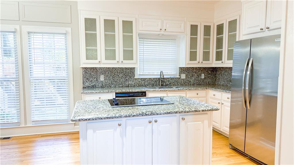 5630 Vicarage Walk Property Photo 15
