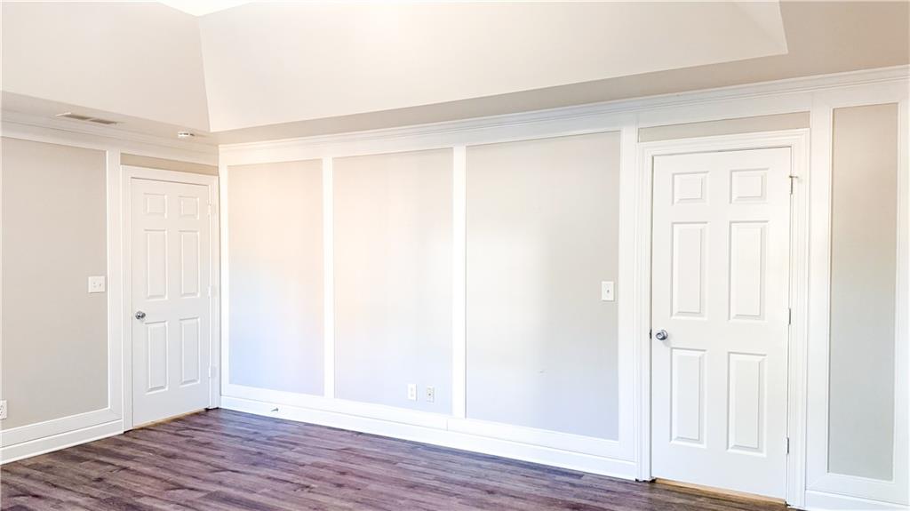 5630 Vicarage Walk Property Photo 18
