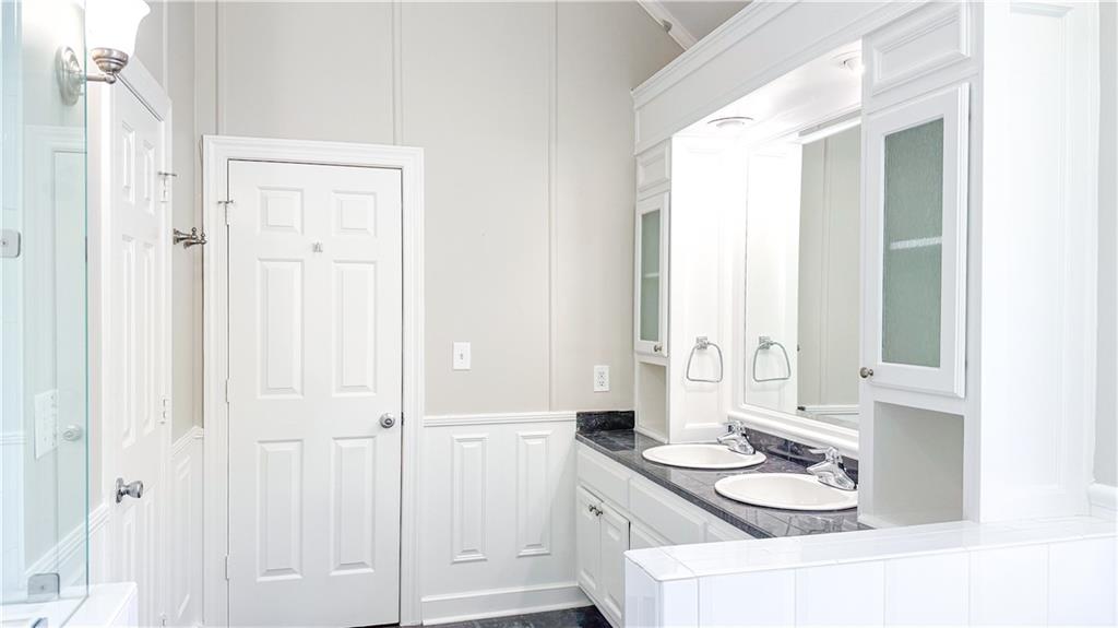 5630 Vicarage Walk Property Photo 25