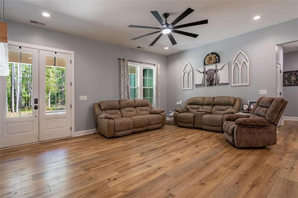 392 Terhune Road Property Photo 6