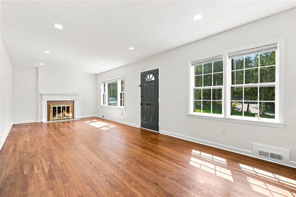 1368 Scott Boulevard Property Photo 3