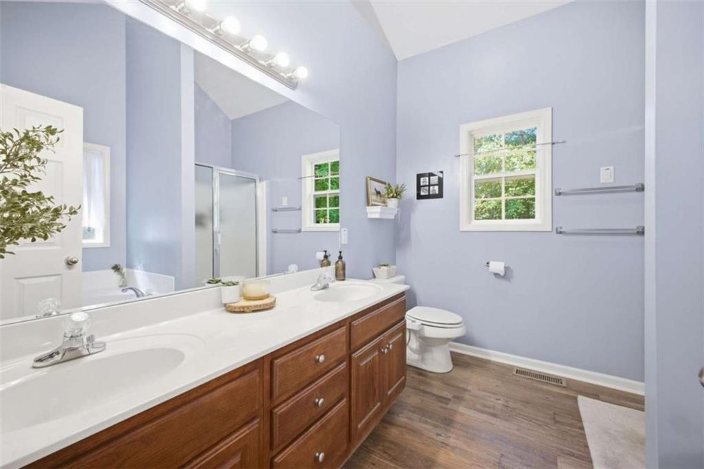 33 Martha's Place Property Photo 18