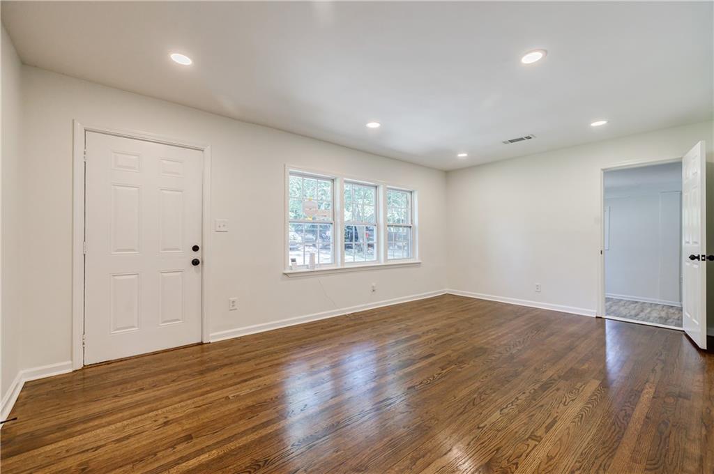 3365 Knott Street Property Photo 15