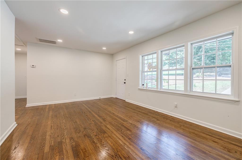 3365 Knott Street Property Photo 18