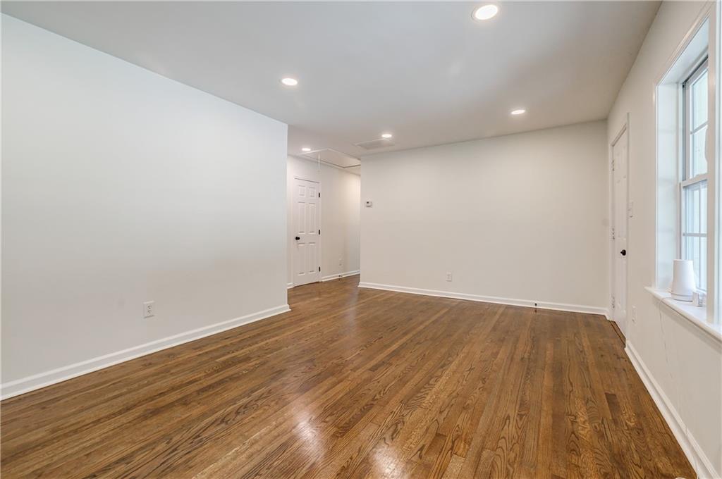 3365 Knott Street Property Photo 19