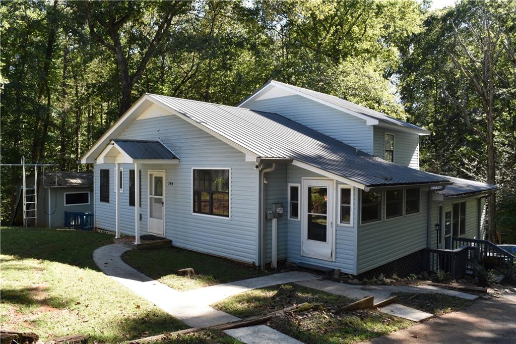 290 Emerald Drive Property Photo 1