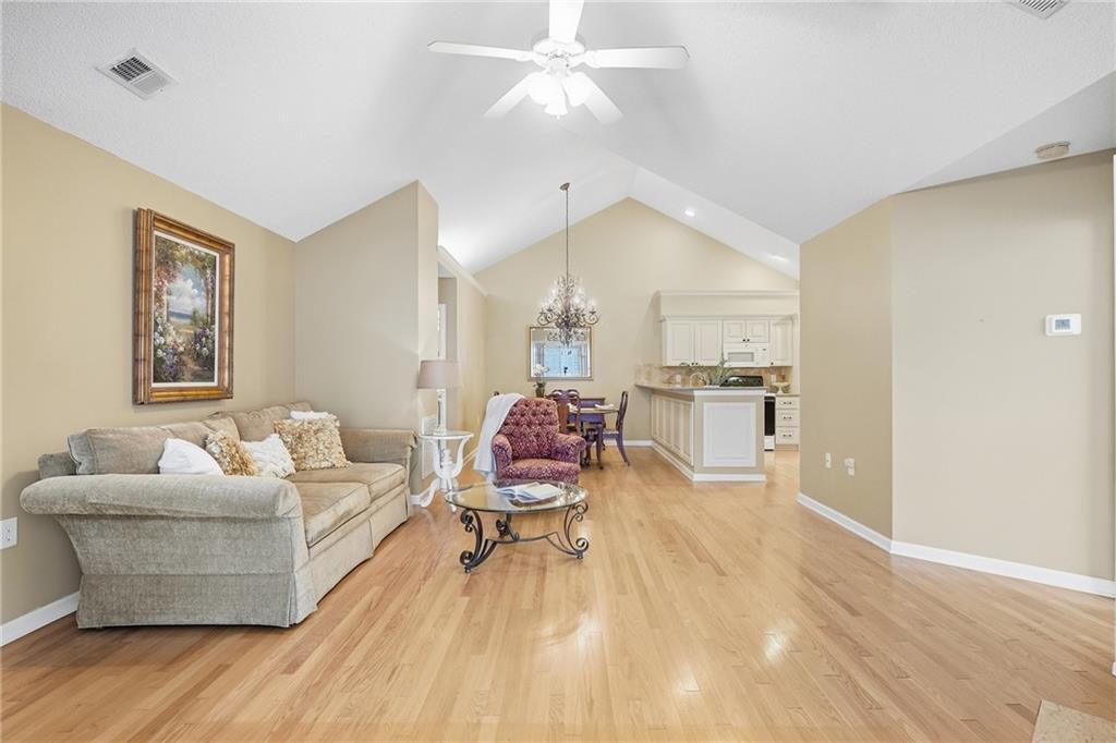 1402 Sweet Apple Circle Property Photo 5