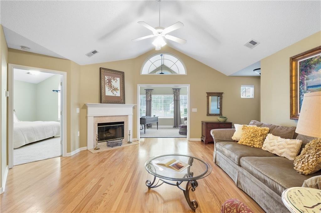 1402 Sweet Apple Circle Property Photo 6