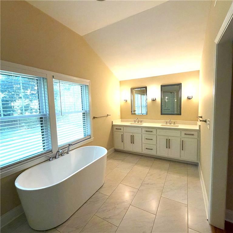 3138 Wiltshire Drive Property Photo 15