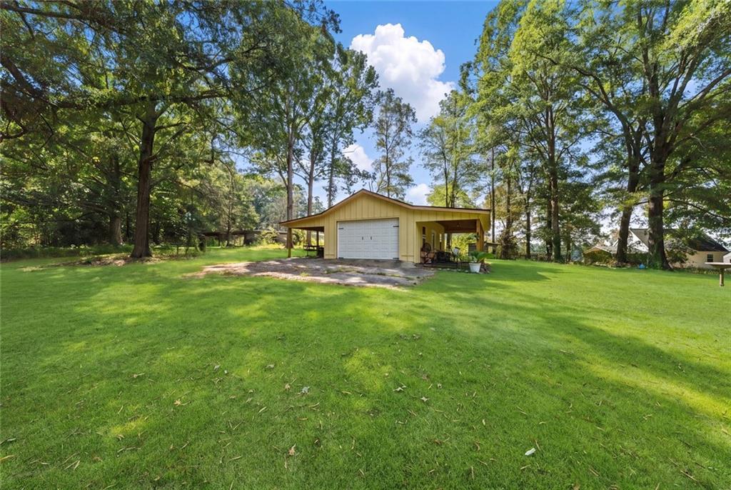 18 David Road Nw Property Photo 5