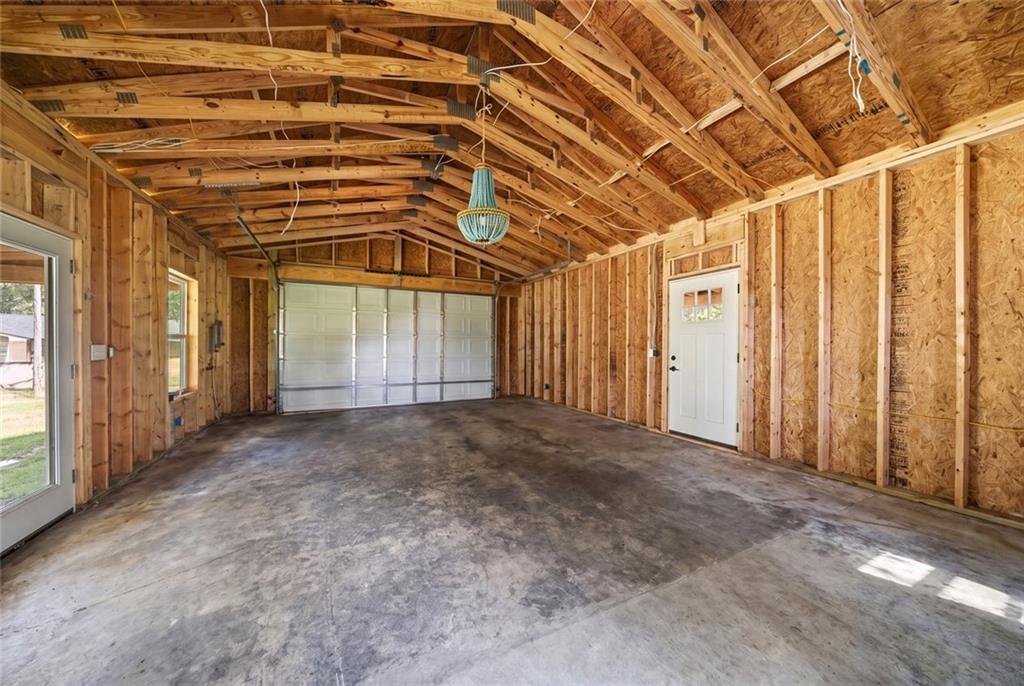 18 David Road Nw Property Photo 6