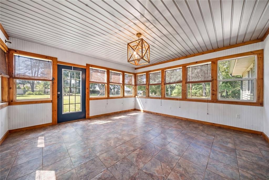 18 David Road Nw Property Photo 13