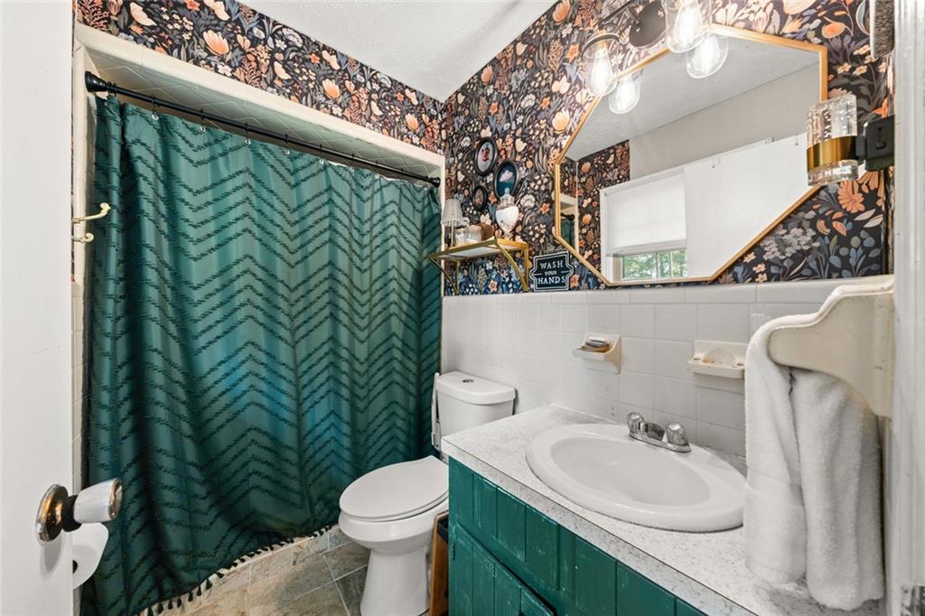 18 David Road Nw Property Photo 15