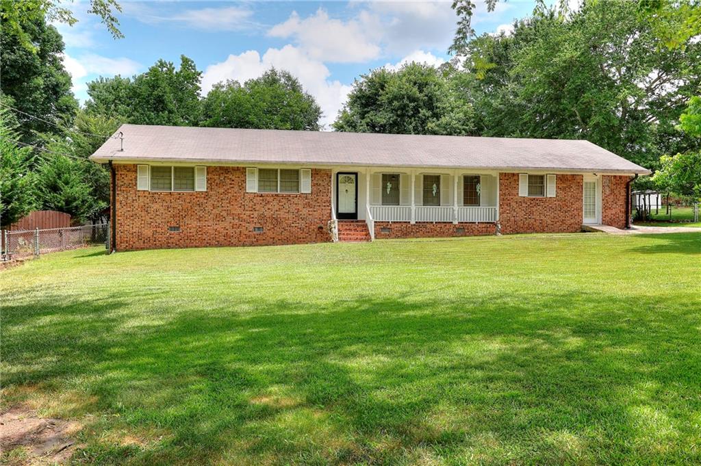 2221 Pinehurst Road Property Photo 1